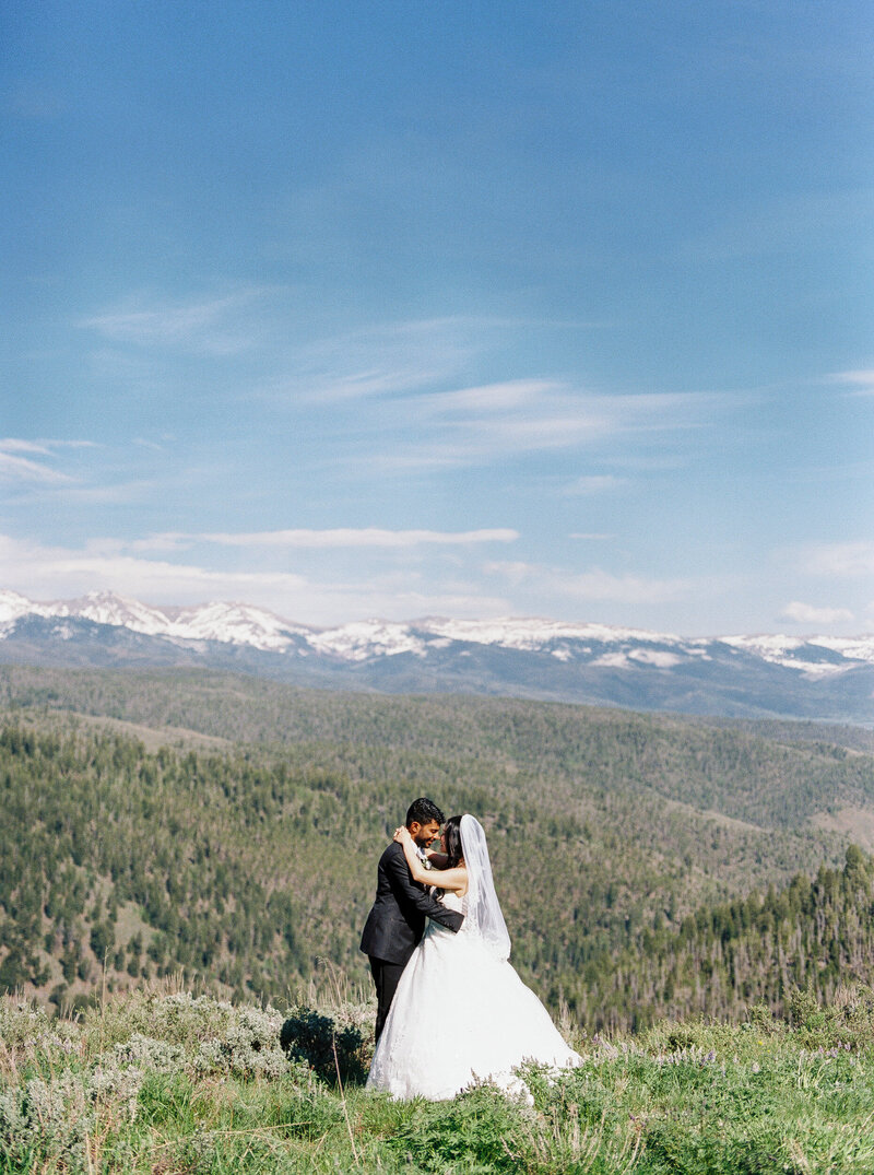 Granby-Ranch-Wedding-Photographer-17