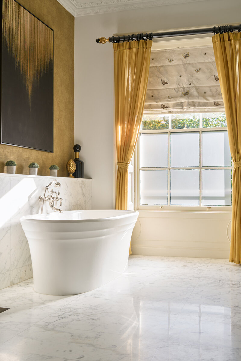 Waterstone - Townhouse on the Green - Dublin - Luxury Boutique Hotel - Room 1 Bath & Window Full Res