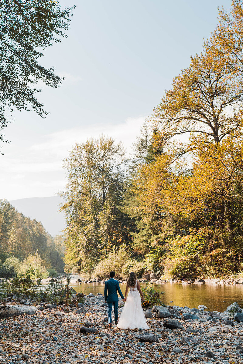 How to Plan an AirBnb Wedding - Between the Pine