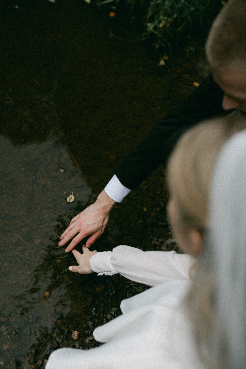 Wedding photo of an Intimate and romantic wedding  photography session in Porvoo by photographer Hannika Gabrielsson