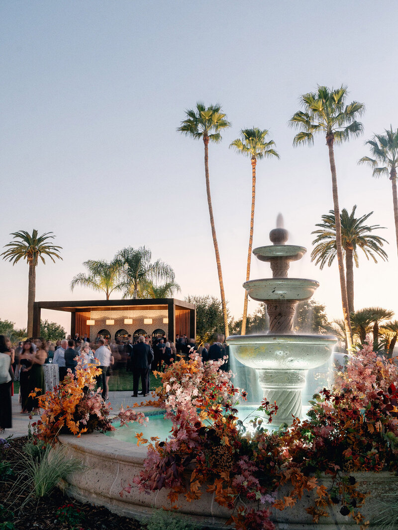 Autumn-Maximalist-Wedding-with-rich-tones-blue-velvet-draping-Ashley-Ludaescher-Photography-Vanessa-Noel-Events-0034