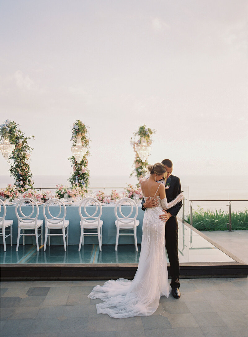 Bali_Venue_glasshouse_Tirtha_Uluwatu_Top_Top_Wedding_Fine_Art_Film_Photographer__Luxury_Wedding_Asian_Vicki_Grafton_Photography.JPG159