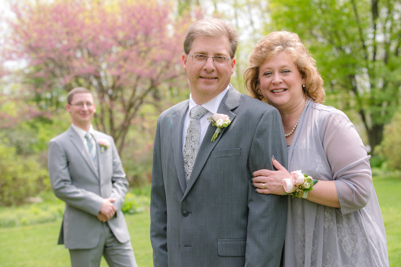 JandDstudio-kings-gap-carlisle-spring-wedding-photography-vintage-groom-parents