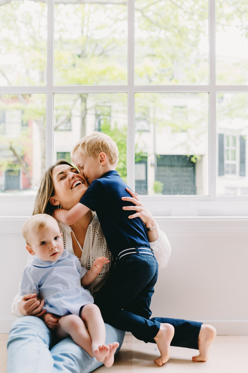 Vendetta-family-morning-light-georgetown-dc