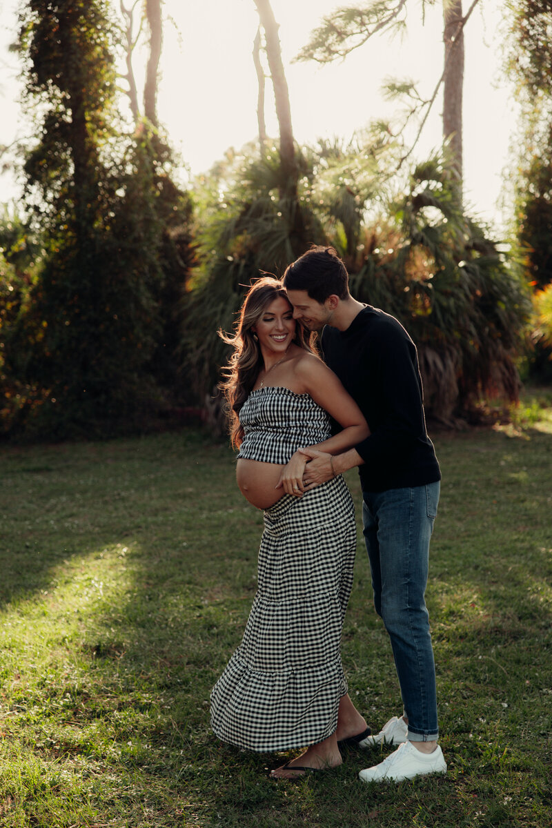 alohaubreyphotography_field_florida_maternity_greenery_pregnancy_photos-17