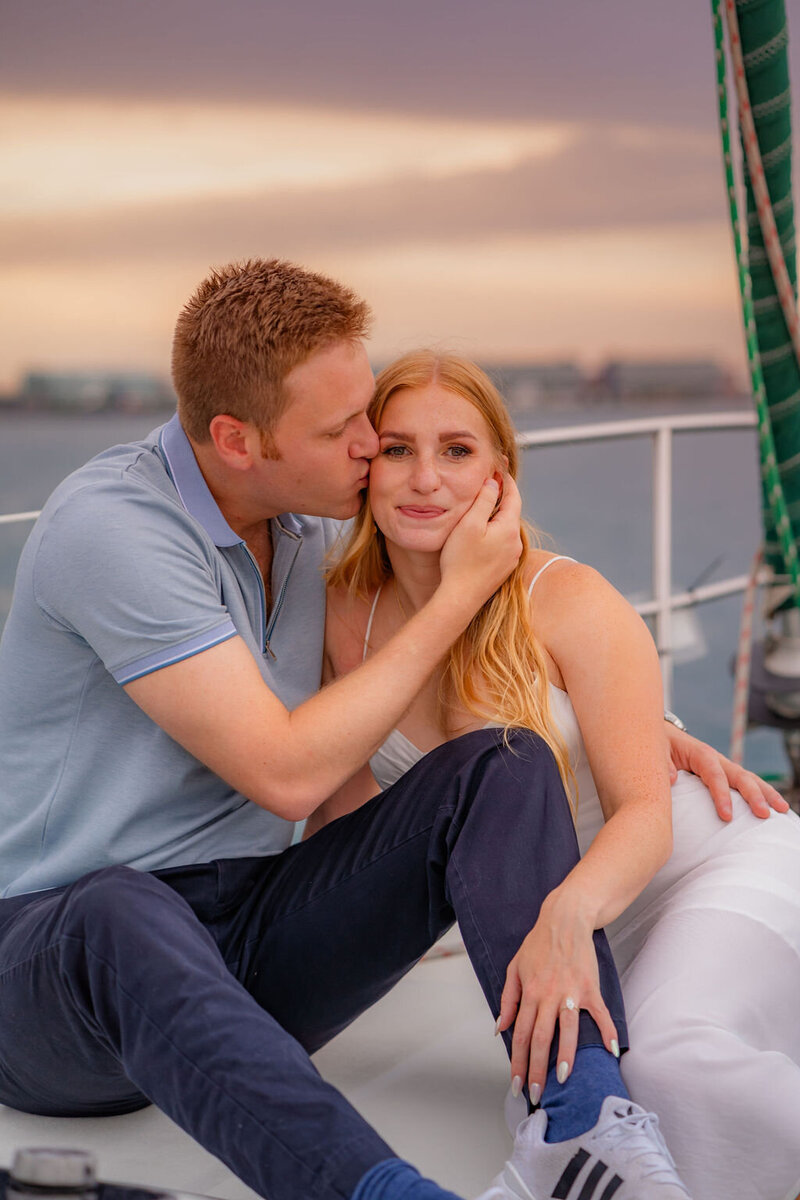 chicago-sailboat-engagement-session (9)