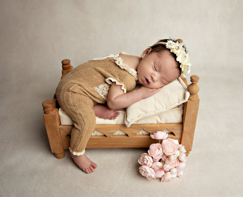newbornboygirlmaternityquinceanerateendancenewbabybestphotographertudiofamilybirthdaynewbornboyamilynewborngirlfirstbirthdayportraiturephotographystudioportraitsnewborngirlboyfamilyEvaMaganaPhotographychildphotographer (1 of 9)