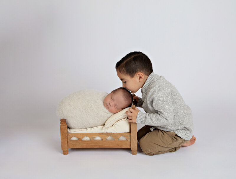 newbornbabyboynewfamilynewbabybestphotographertudiofamilybirthdaynewbornboyamilynewborngirlfirstbirthdayportraiturephotographystudioportraitsnewborngirlboyfamilyEvaMaganaPhotographychildphotographer (5 of 43)