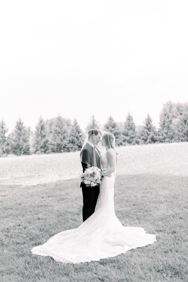 sarah-elizabeth-studio-ohio-wedding-photographer-jacob-madison-sneak-peeks-9