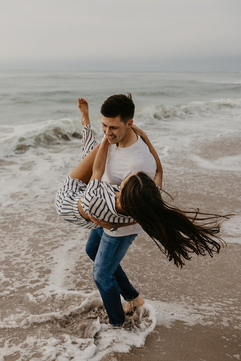 Couples photos at the beach in CA