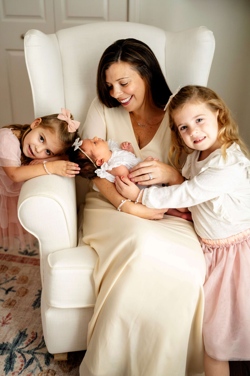 Atlanta family photographer, Mother and 3 daughters