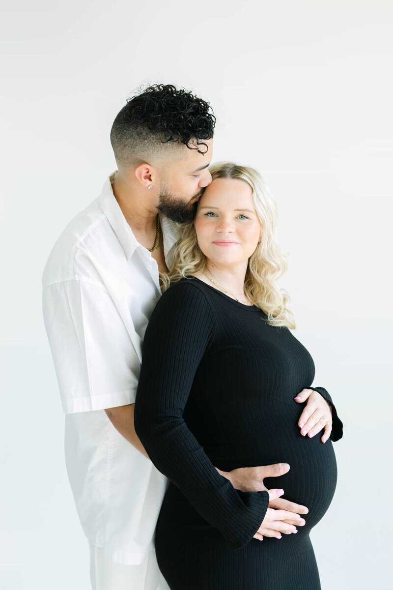 Sophisticated maternity photoshoot at Superb Studio, Houston