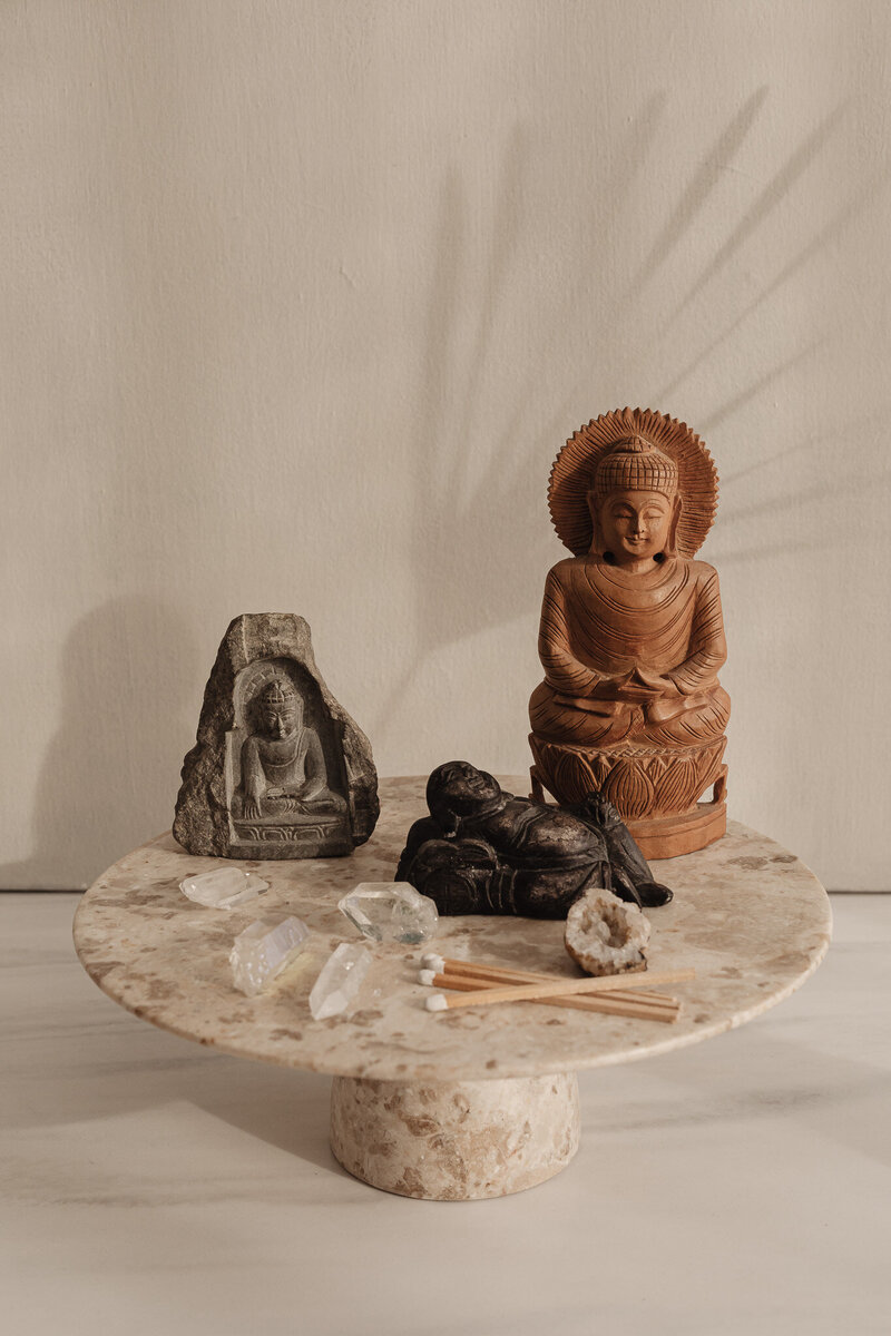 kaboompics_yoga-temple-at-home-aesthetic-meditation-28457