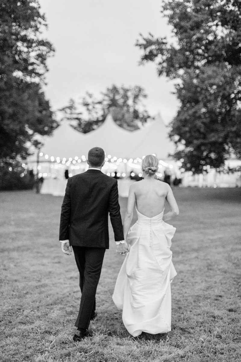 bride-groom-bistro-lights