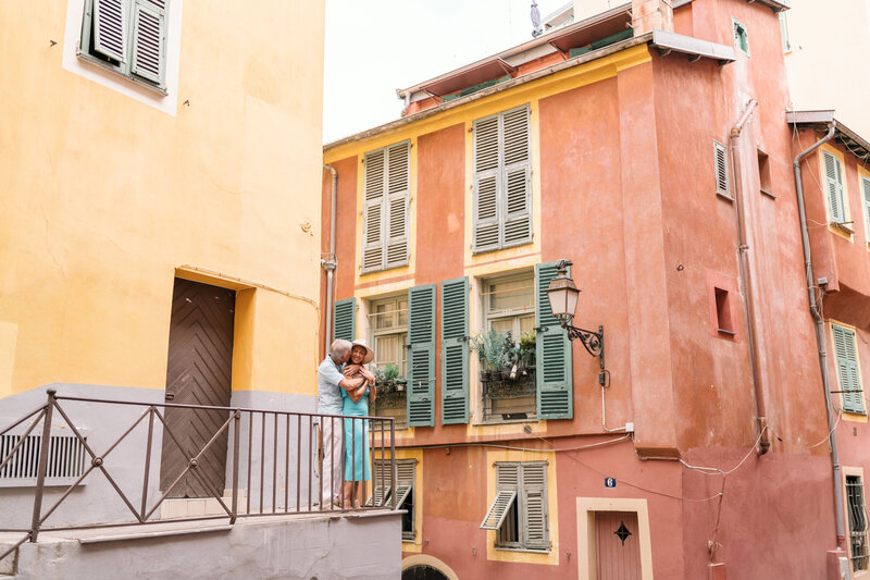 Couples photoshoot in Old Town Nice by Nice couples photographer