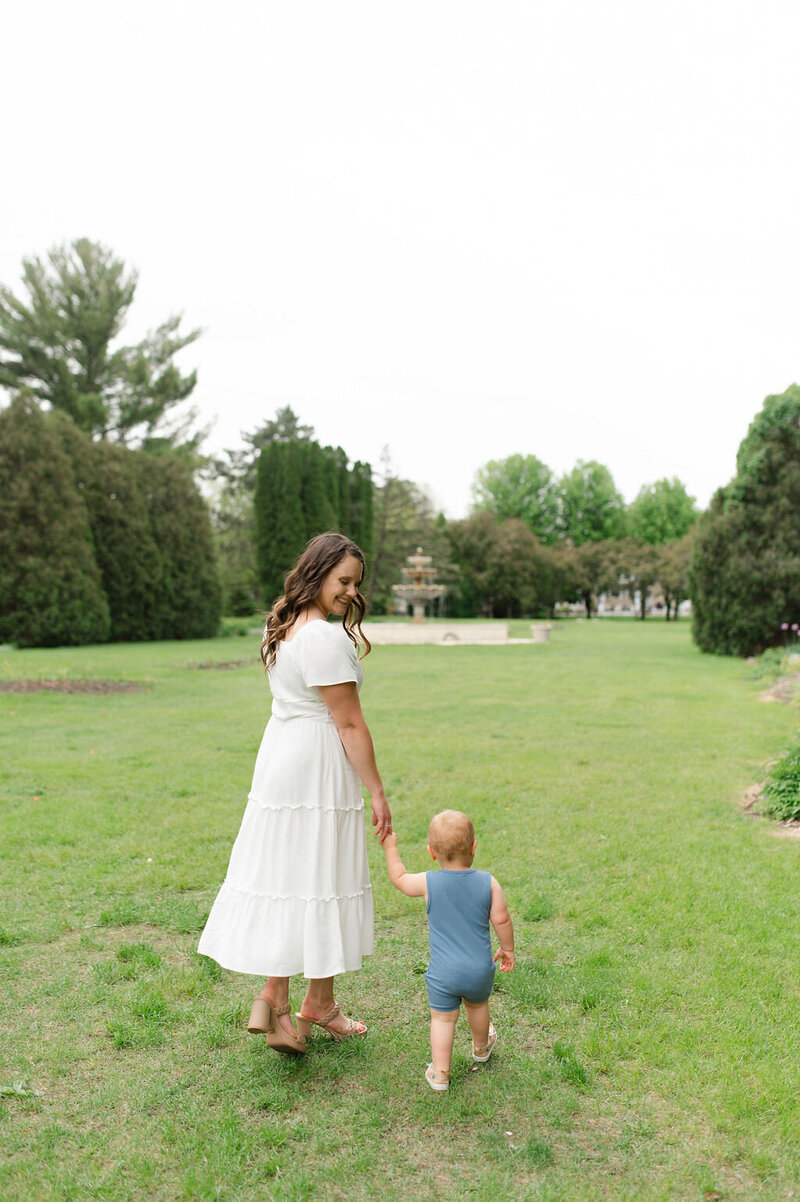 SpringFamilyPhotos-Minnesota-Edina-EdenPrairie-ArnesonAcres-TimelessFamilyPhotographer5