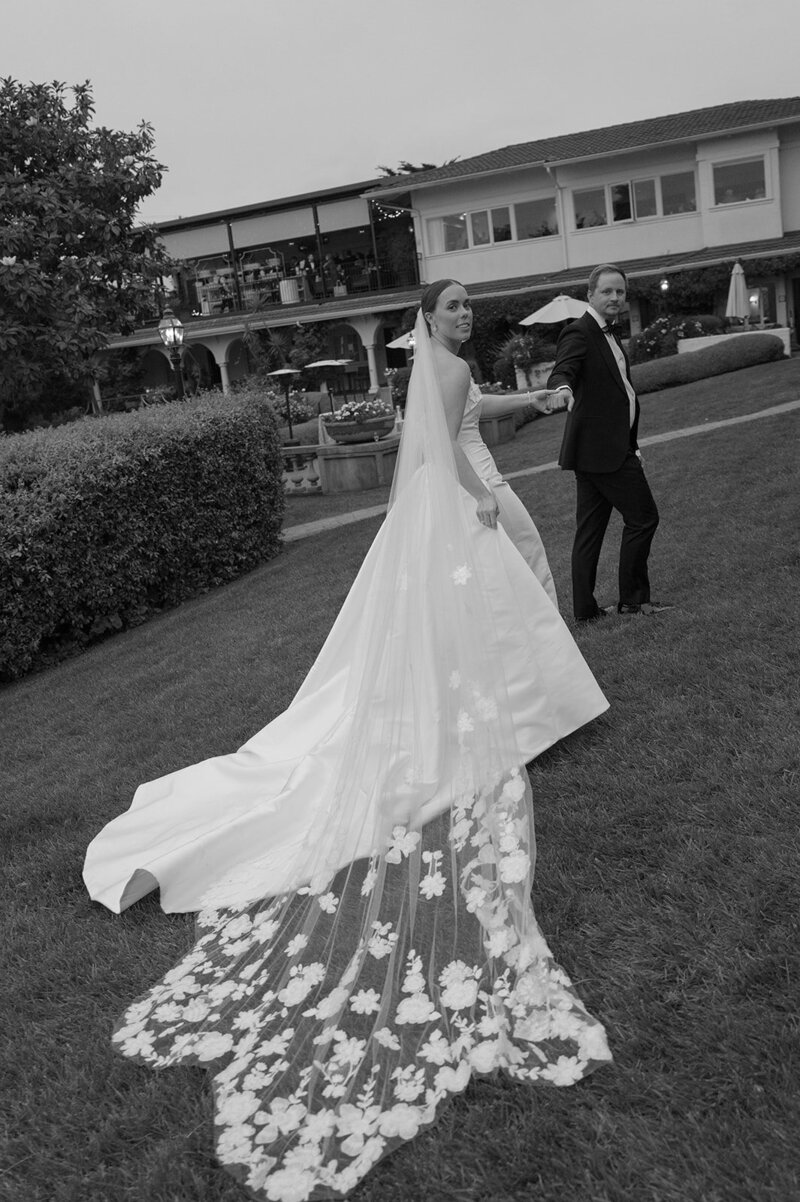 Leister-Wedding-Cocktail-Hour-Kelli-Christine-Photo-201_websize