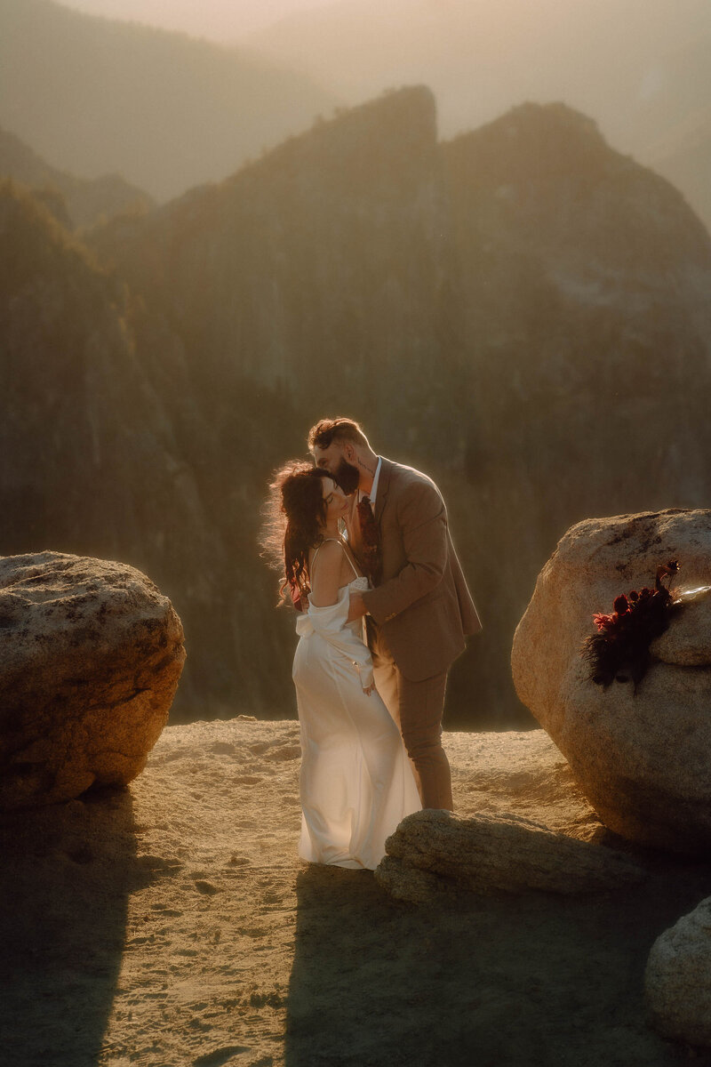 Cambry_Dylan_Yosemite_Taft_Point_Elopement_Dream_Capture_Studios_6
