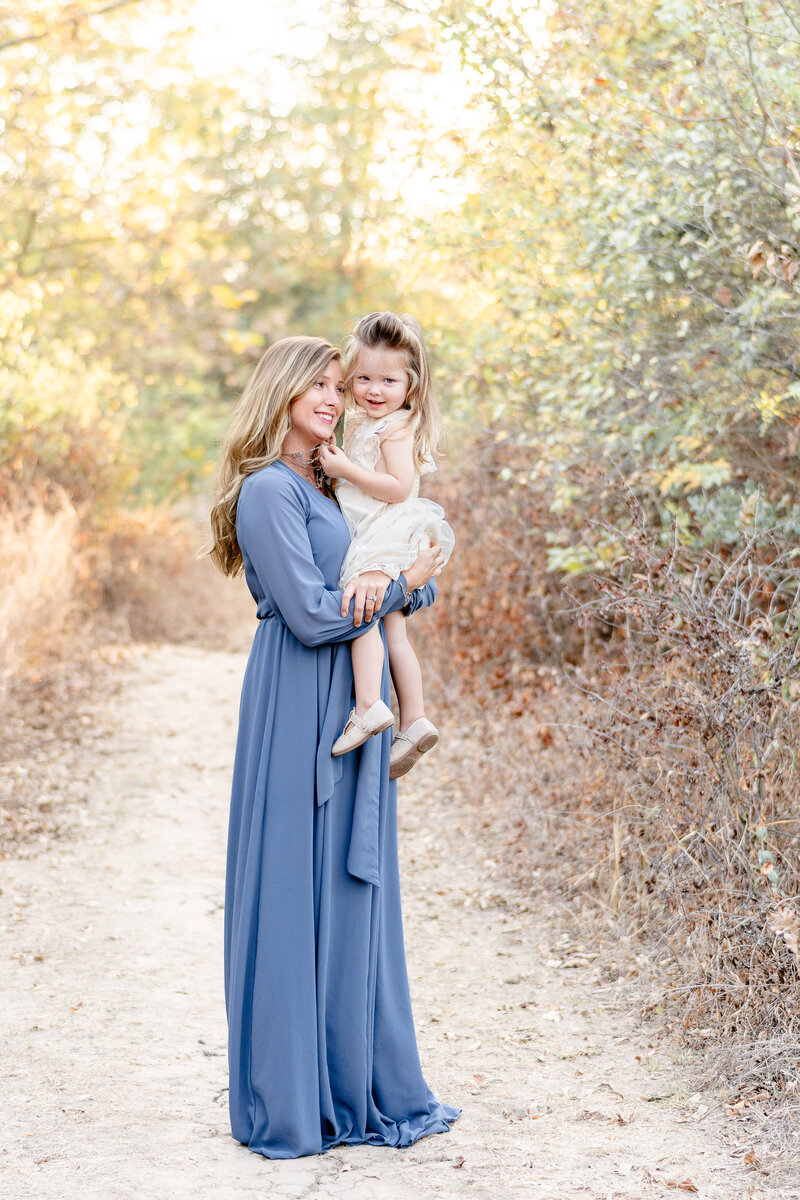 mother-daughter-session-smiles