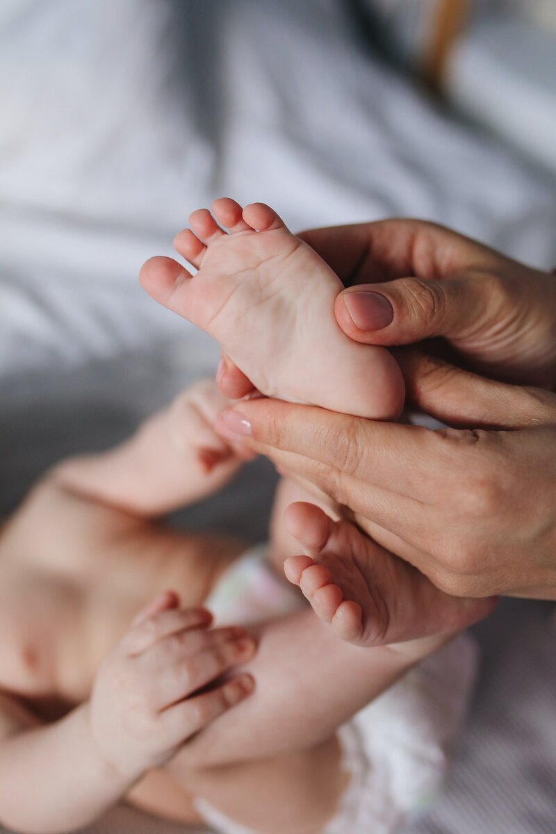 Close up of baby foot - Fika Newborn