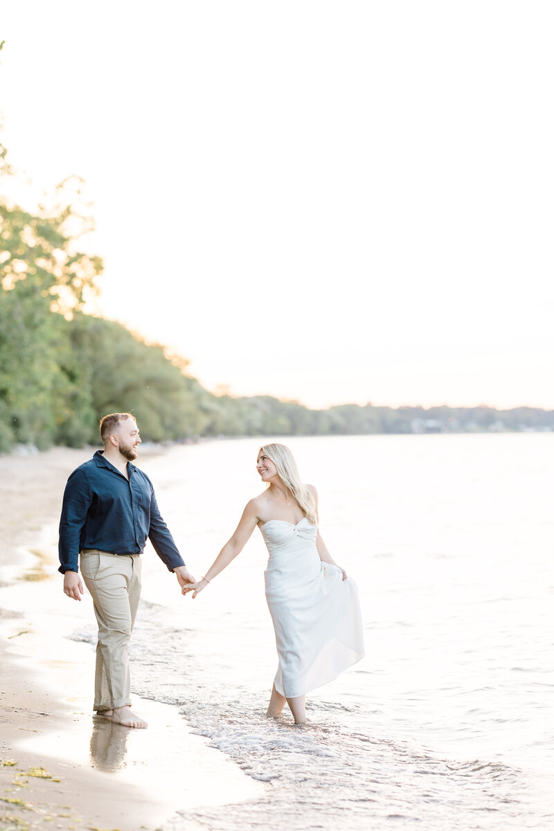 kelsee-risler-photographer-new-york-eli-alyssa-beach-engagement18