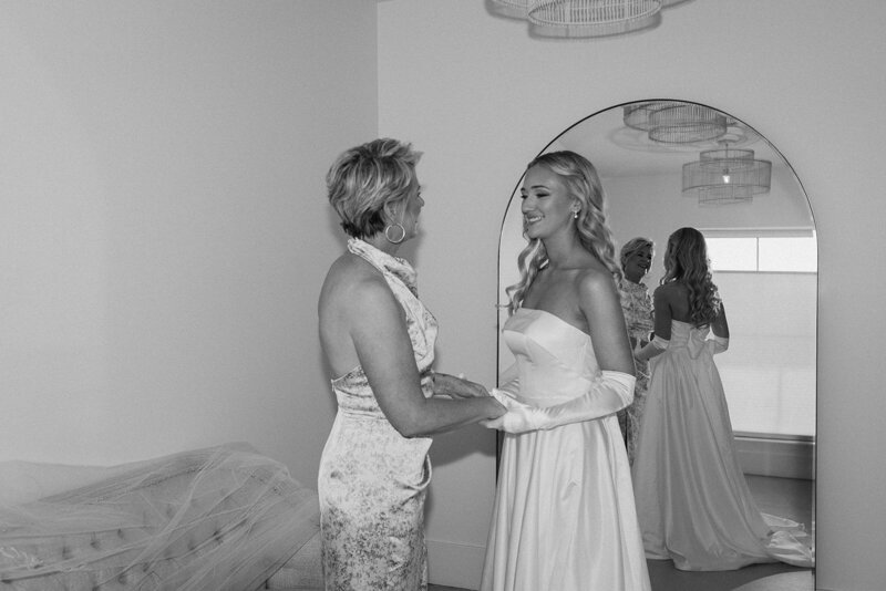 jami-oliver-wedding-preview-taylorraephotofilm-30