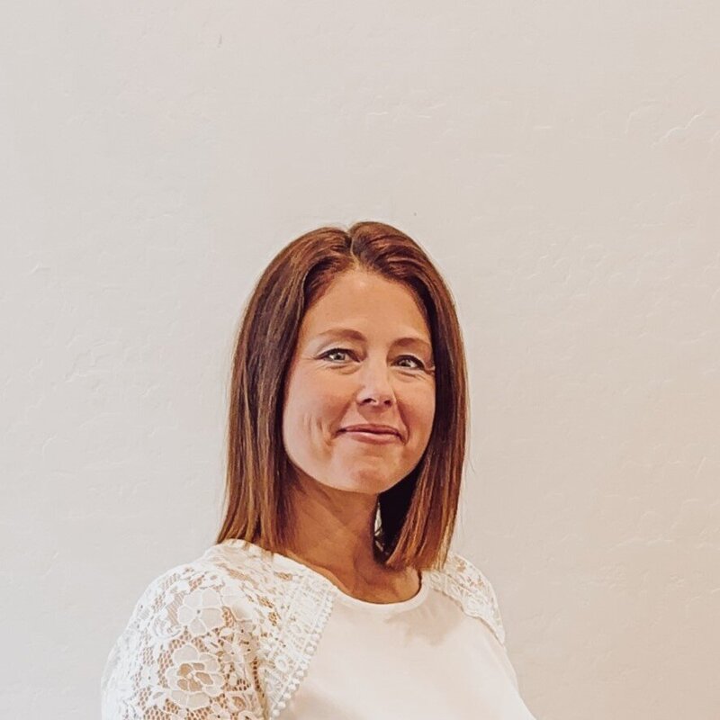 A headshot image of founder Alli of Velvet Fox Creative