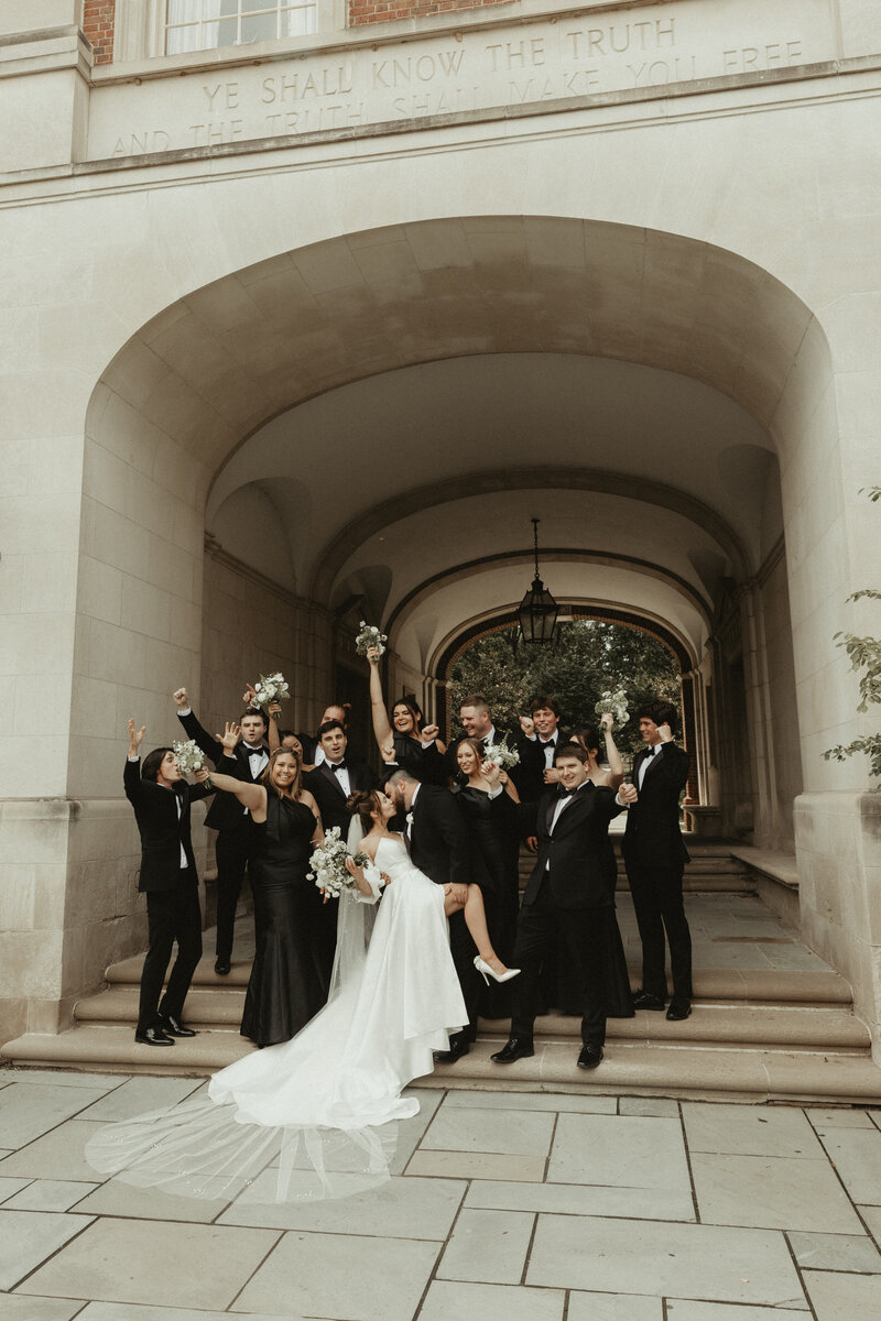 summerblackandwhiteclassicwedding-6