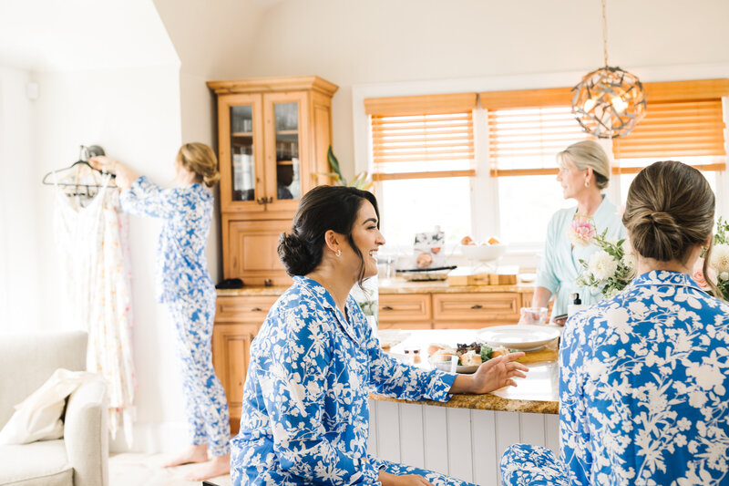 J + J - Julia Getting Ready (Ellen Sargent Photography)-3