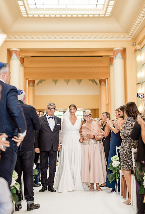 Photo mariage marié montre château Lena Moncaubet