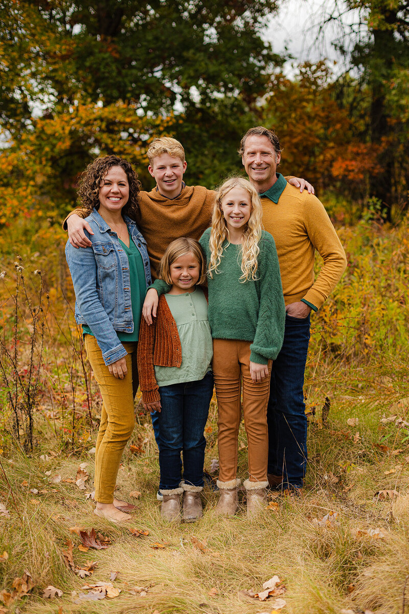 Columbus ohio professional photo of a family at scioto grove metro park
