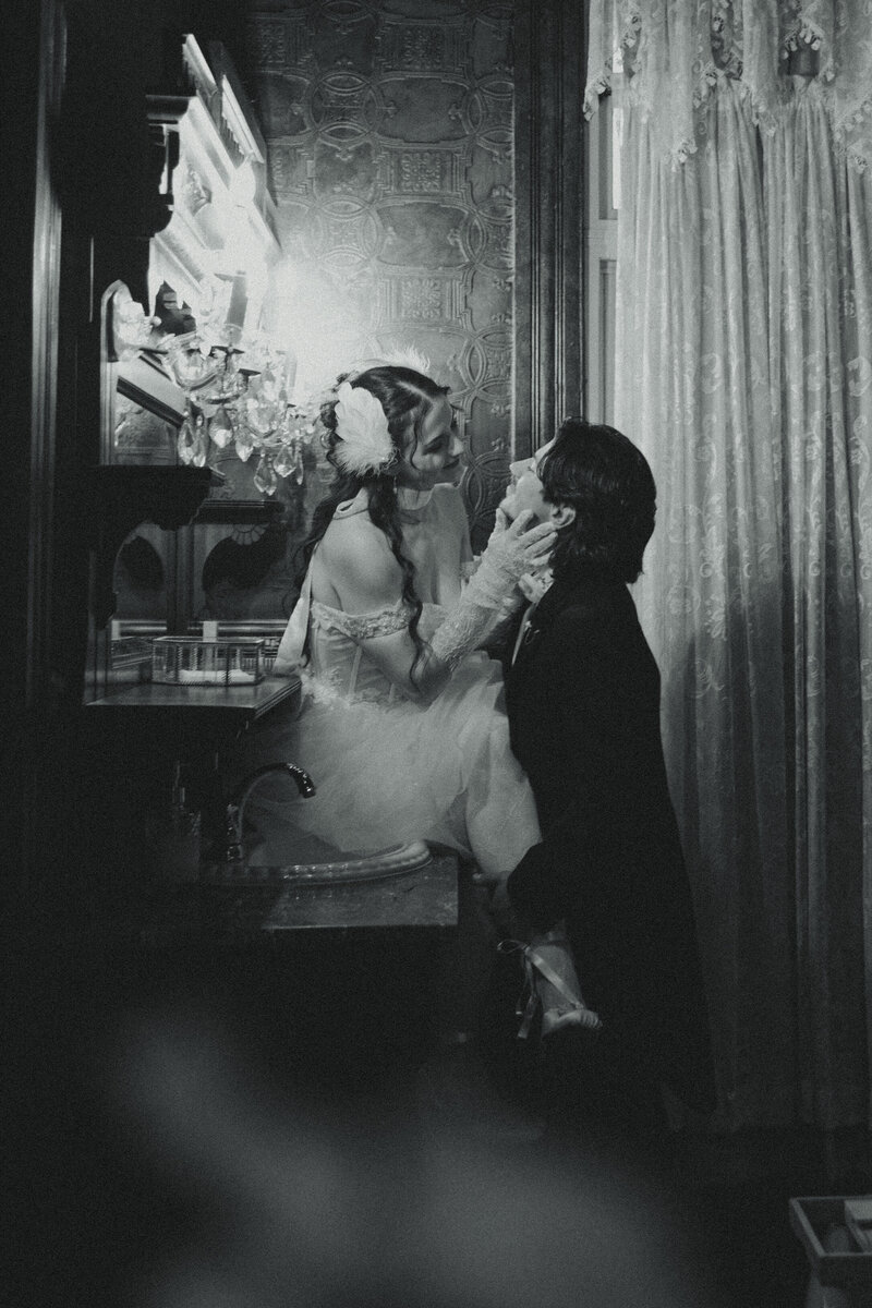 intimate couple photoshoot, intimate couples photography, stunning elopement photography