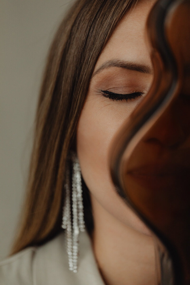 kaboompics_Portrait of a woman - eye - makeup - skin - face - brow