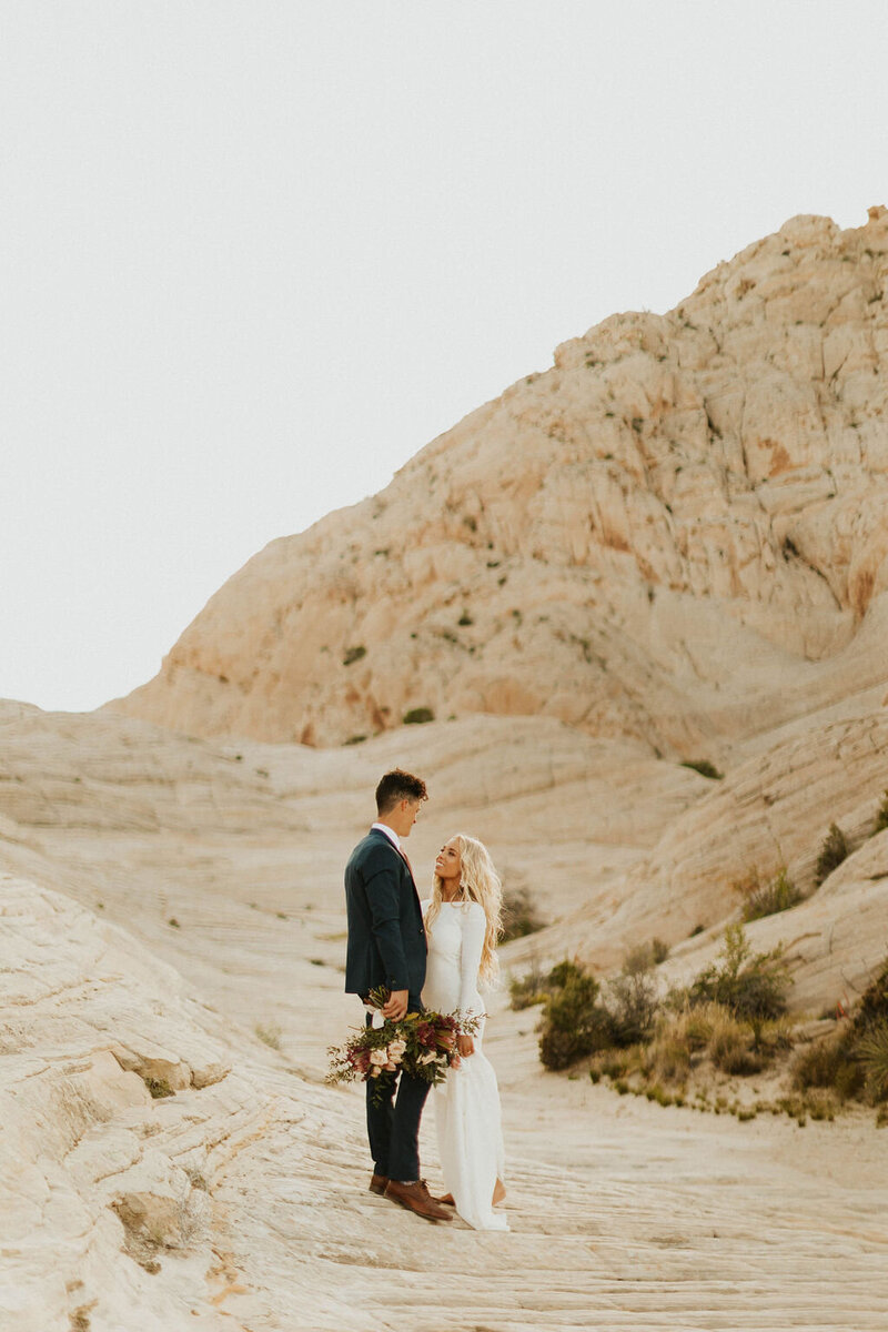 burgundy bouquet at snow canyon