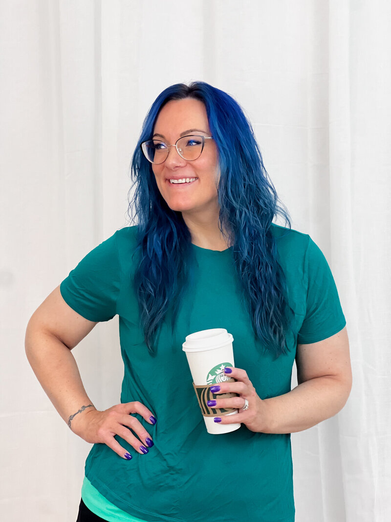 Jessie Richards creating brand strategy for online entrepreneur