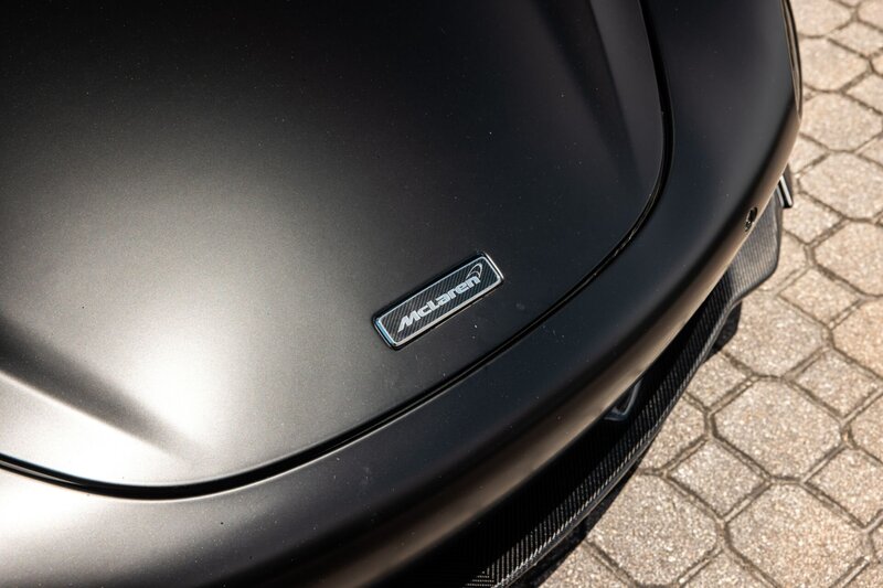 mclaren-720s-spider-convertible-black-for-rent-in-miami-014