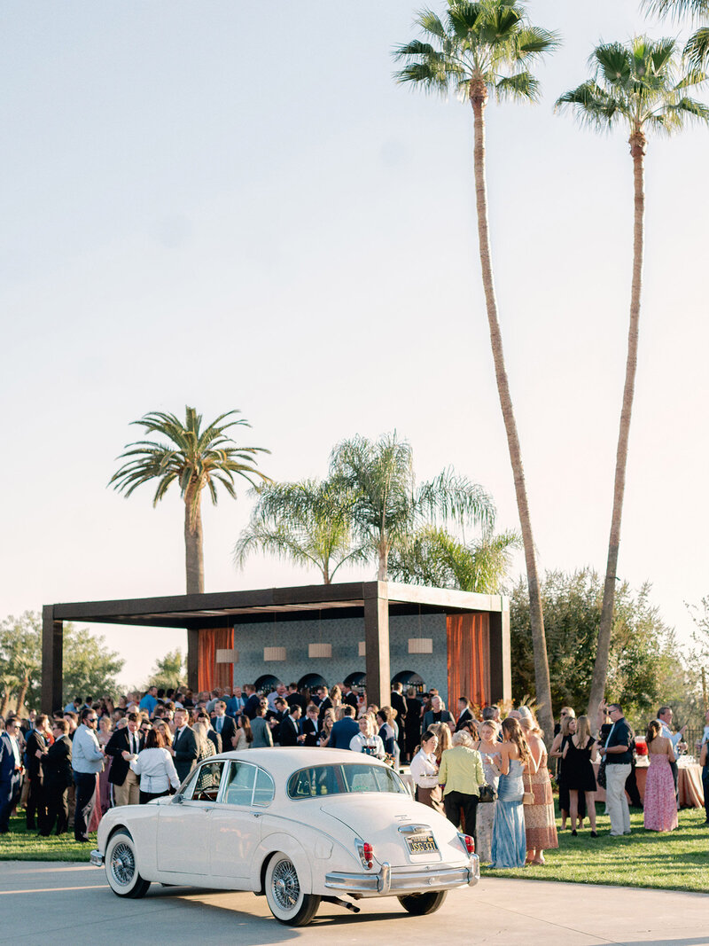 Autumn-Maximalist-Wedding-with-rich-tones-blue-velvet-draping-Ashley-Ludaescher-Photography-Vanessa-Noel-Events-0081
