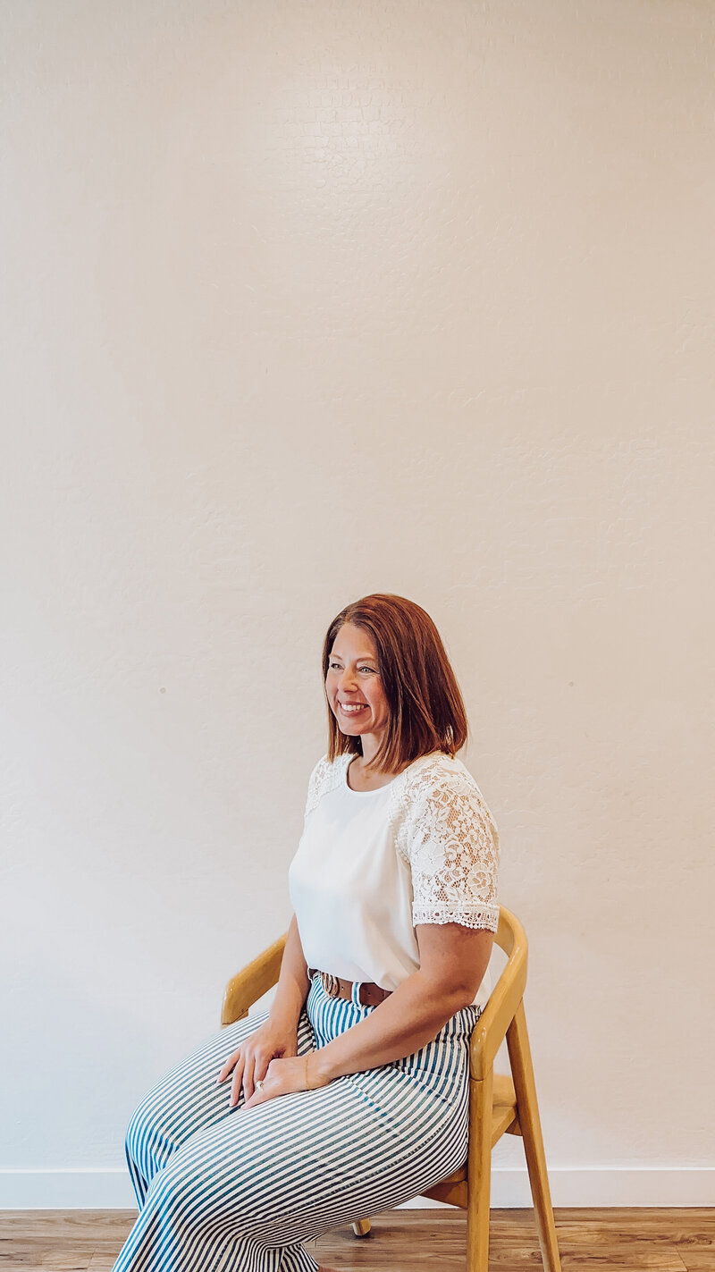 Side profile image of Alli, founder of Velvet Fox Creative