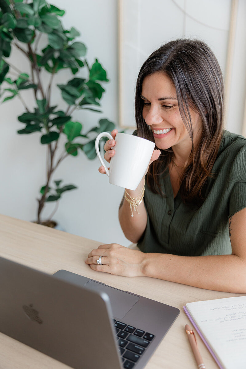 Virtual anxiety therapy session with Ali Englert