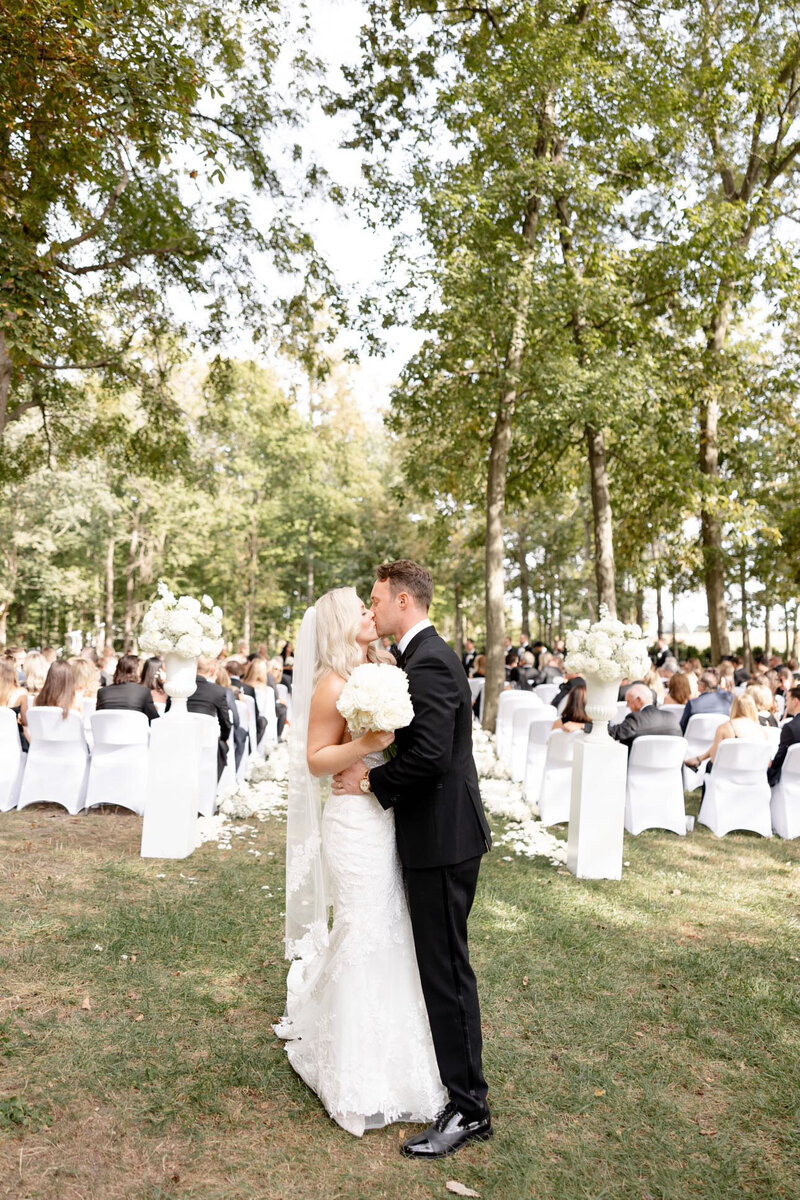 Indiana_Michigan_Wedding Planner_Lizton_Lizton Lodge_Bridal Fashion_Editorial_Wedding Decor_Outdoor Wedding_Couple's Kiss