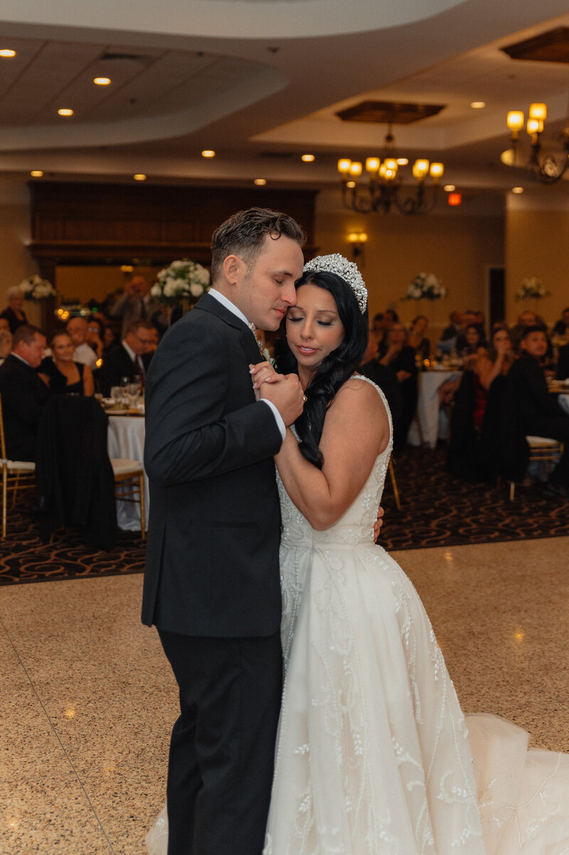 gabby-niko-san-marino-club-troy-michigan-wedding