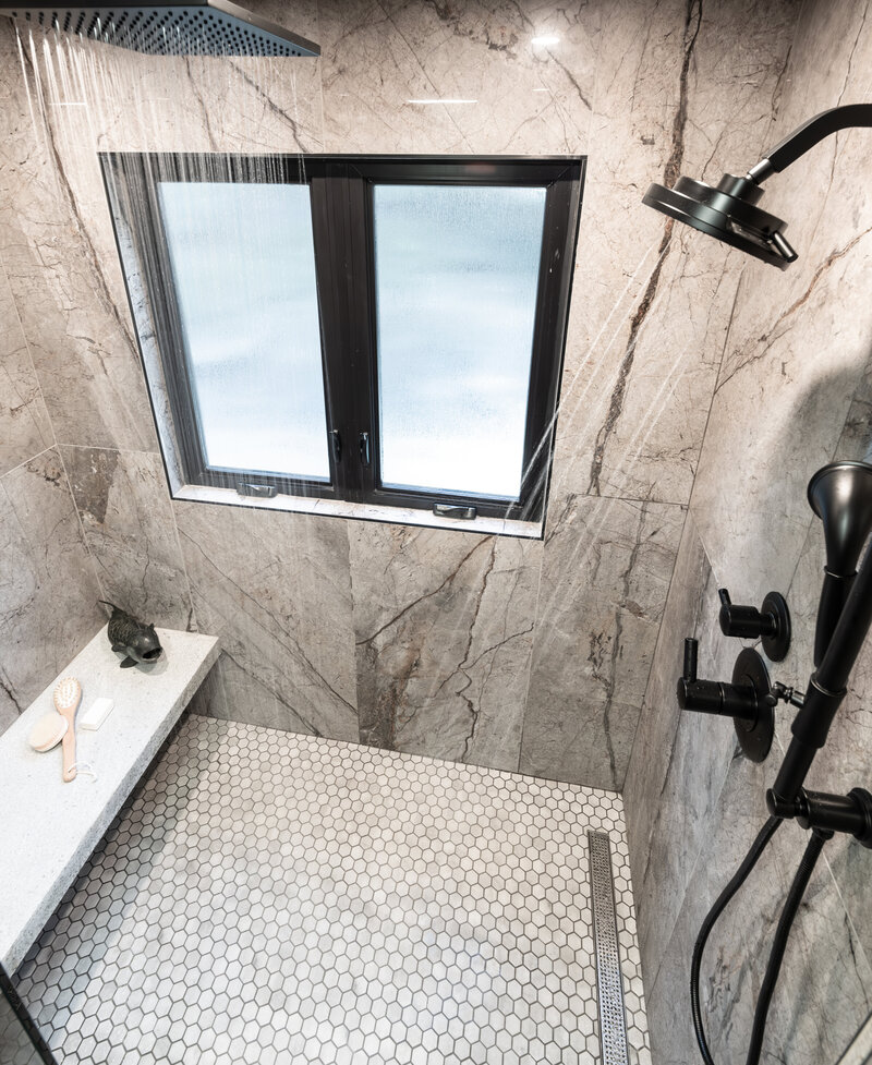 CHATTOOGA KING SUITE BATHROOM 1