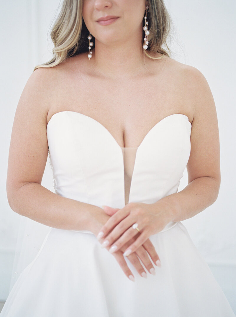 The Nest at Ruth Farms - Ponder Texas - Shelby Olin Bridals - Stephanie Michelle Photography - @stephaniemichellephotog-112