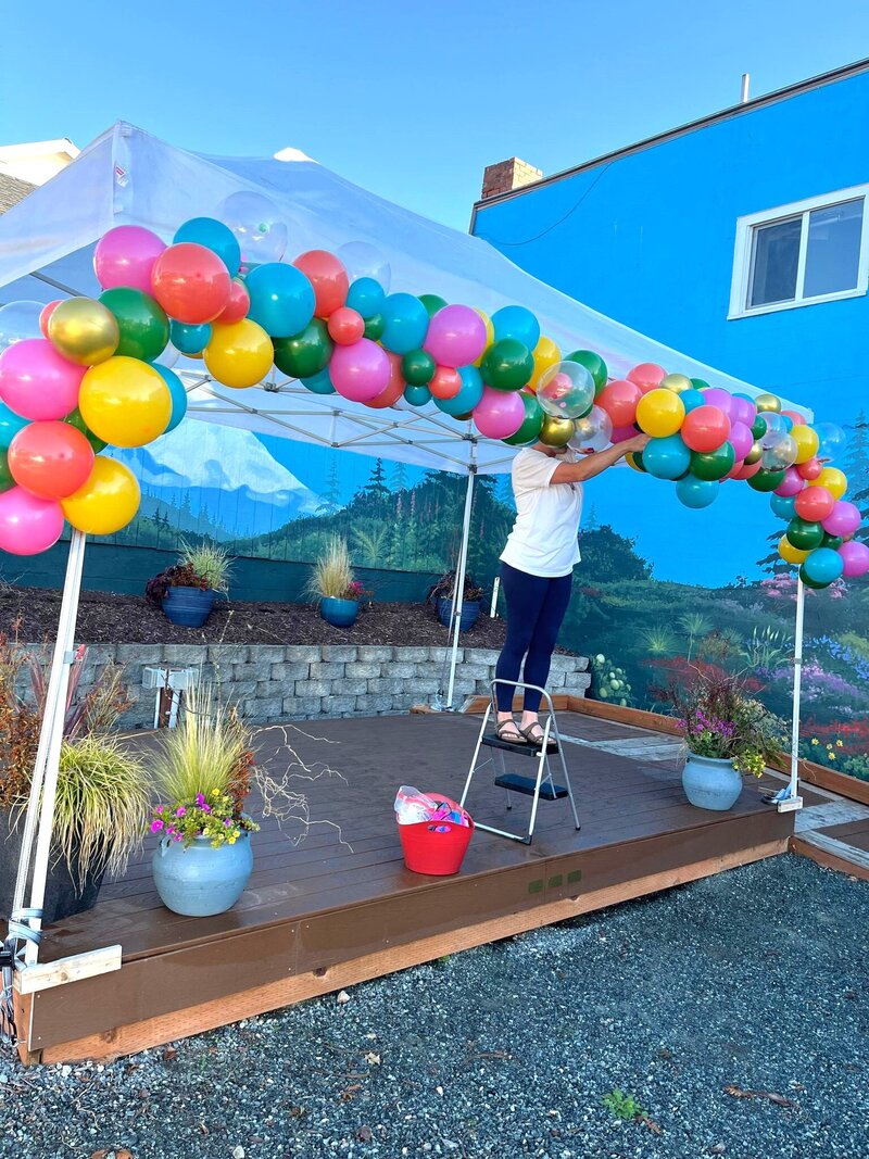 CUSTOM BALLOON DESIGN GARLANDS OAK HARBOR