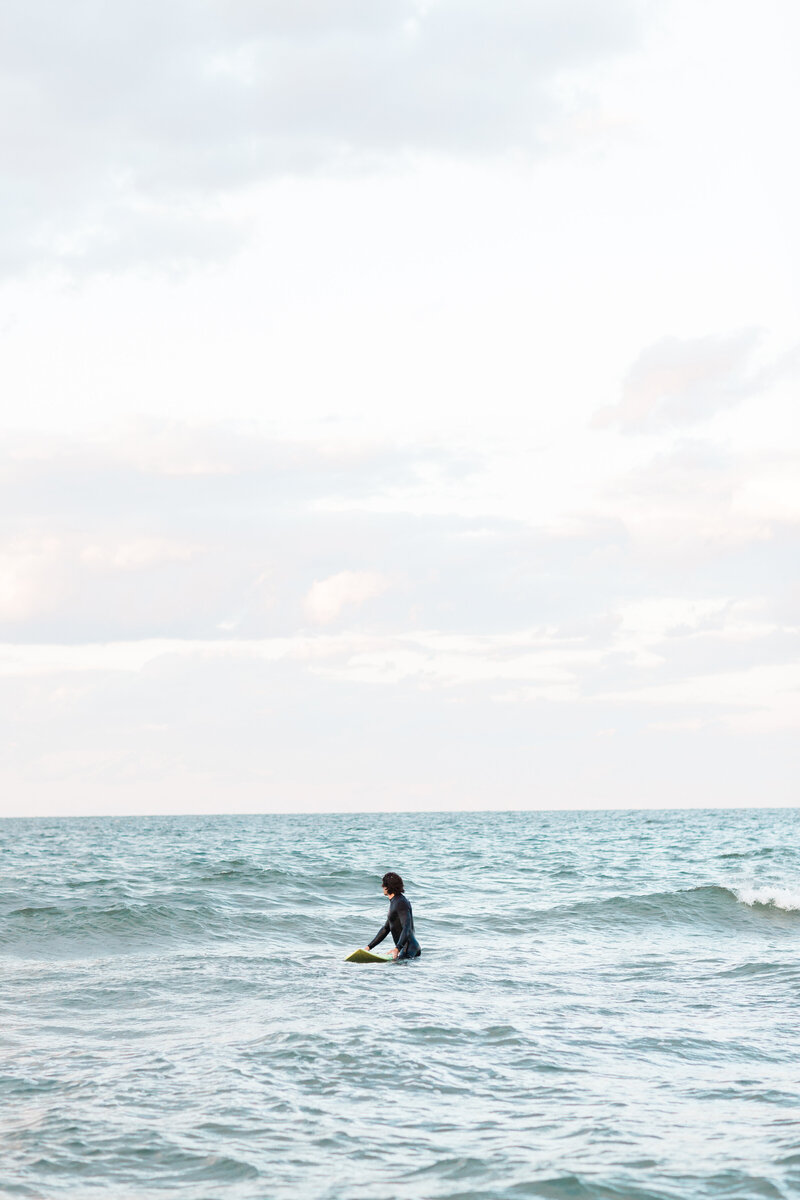 surfing senior session photoshoot