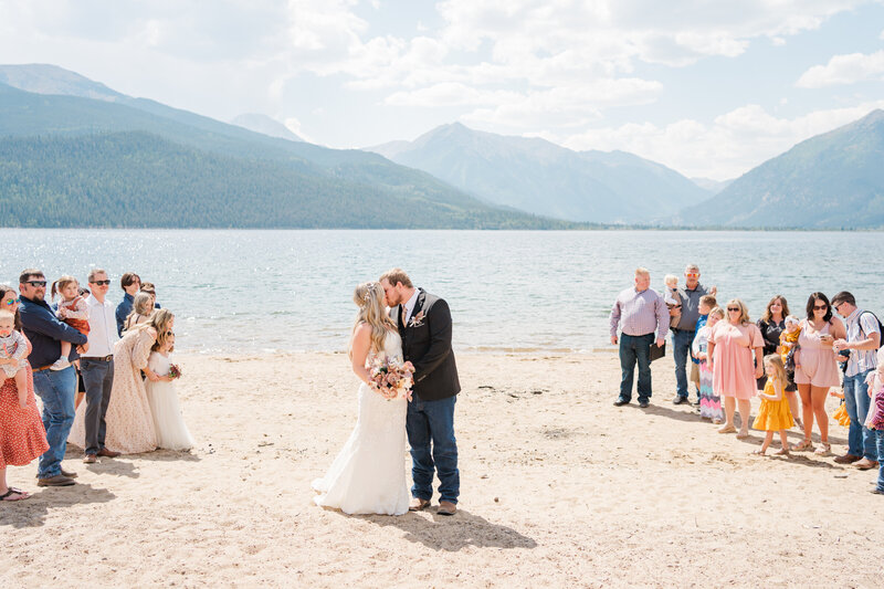 Experience the thrill of an adventure elopement with Sam Immer Photography. Let us help you plan and capture your intimate and personalized ceremony in the stunning natural landscapes of Colorado.