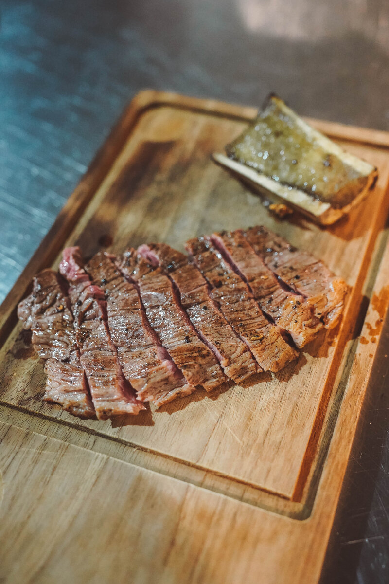 restaurant_striploin_steak