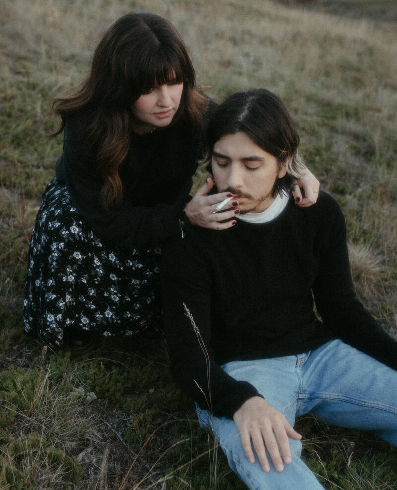 Couples_Session_Saskatoon_Cranberry_Flats_KaylaCassidyPhotography-34