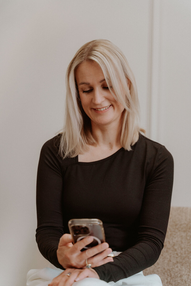 Start jouw pad naar balans, rust en vrouwelijke kracht – neem contact op!