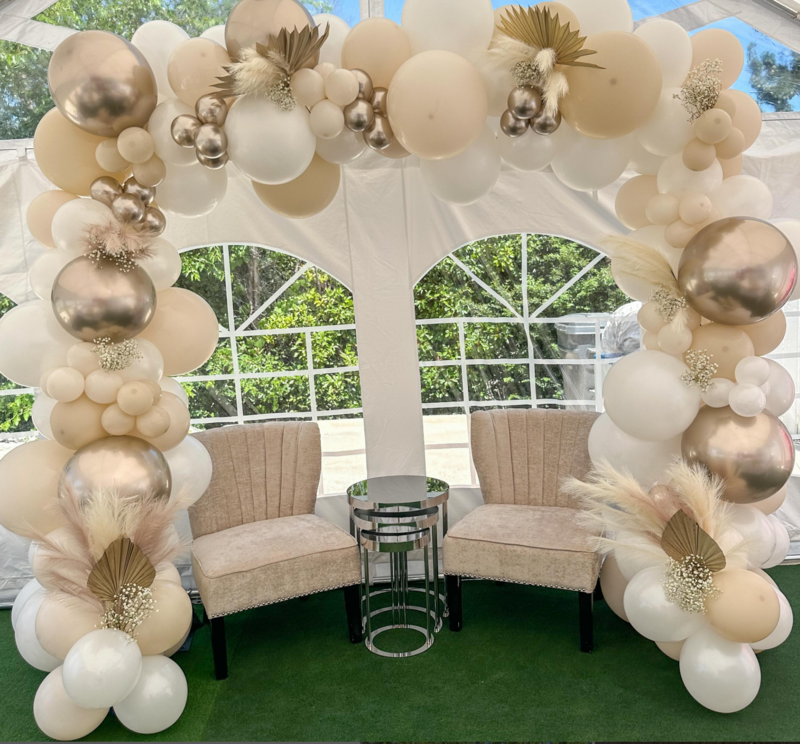Elegant balloons for event - white, gold, silver balloon installation